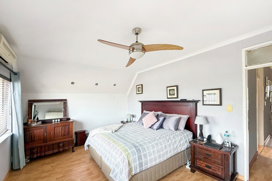 4 Bedroom Property for Sale in Bothasig Western Cape